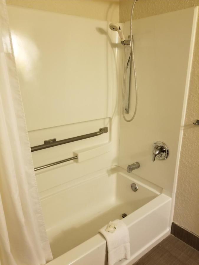 Quality Inn & Suites Leesburg Chain Of Lakes Luaran gambar